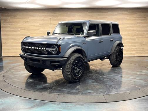 Azure Gray Metallic Tri-Coat 2024 Ford Bronco Wildtrak