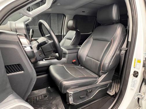 Star White Metallic Tri-Coat 2024 Ford F-350 Lariat