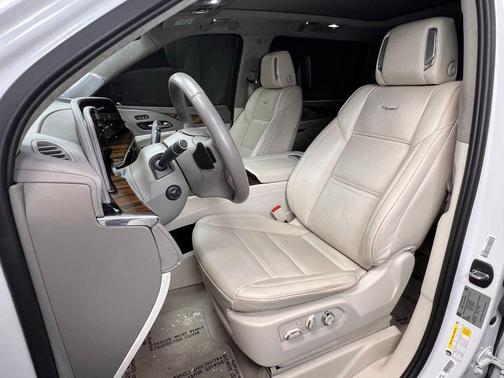 Crystal White Tricoat 2022 Cadillac Escalade ESV Sport Platinum