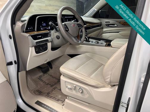 Crystal White Tricoat 2022 Cadillac Escalade ESV Sport Platinum