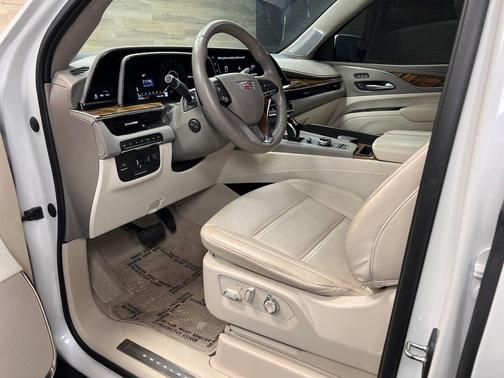 Crystal White Tricoat 2022 Cadillac Escalade ESV Sport Platinum
