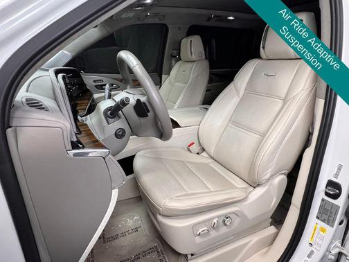 Crystal White Tricoat 2022 Cadillac Escalade ESV Sport Platinum