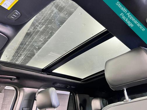 Oxford White 2025 Ford Expedition Platinum