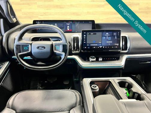 Oxford White 2025 Ford Expedition Platinum