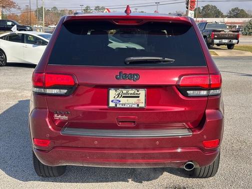 2022 Jeep Grand Cherokee Laredo