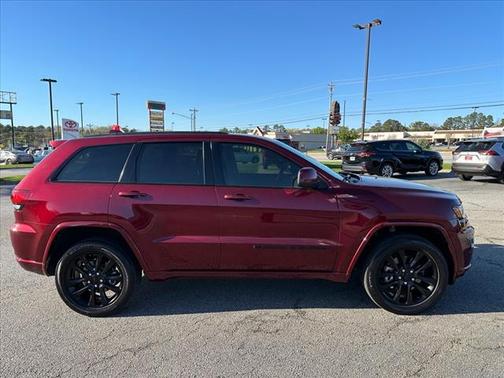 2022 Jeep Grand Cherokee Laredo