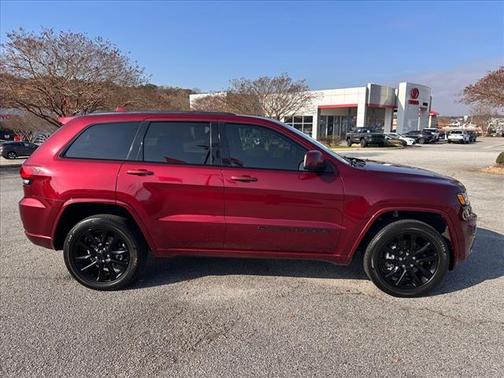 2022 Jeep Grand Cherokee Laredo