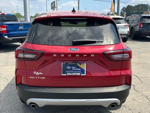 Rapid Red Metallic Tinted Clearcoat 2025 Ford Escape Active