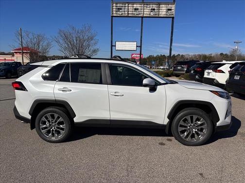 2025 Toyota RAV4 XLE Premium