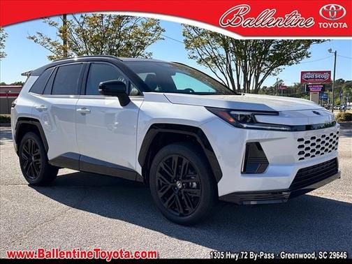 Wind Chill Pearl/Midnight Black Metallic Roof 2026 Toyota RAV4 SE