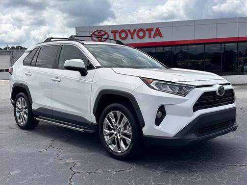 Super White (040) 2019 Toyota RAV4 XLE Premium