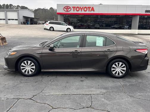 2018 Toyota Camry Hybrid LE
