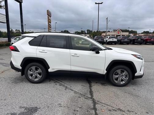2025 Toyota RAV4 Hybrid LE