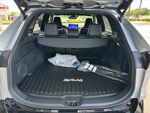 2025 Toyota RAV4 Hybrid SE