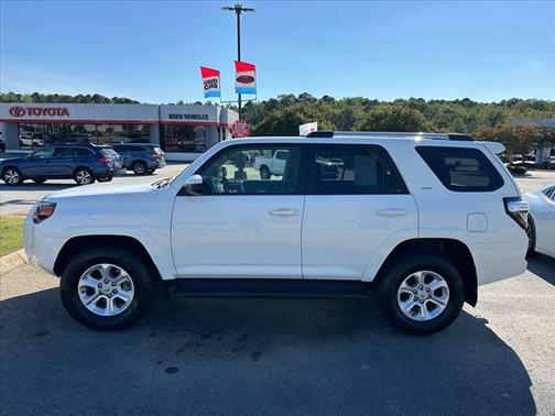 2024 Toyota 4Runner SR5