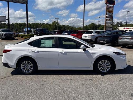 Ice Cap 2026 Toyota Camry LE