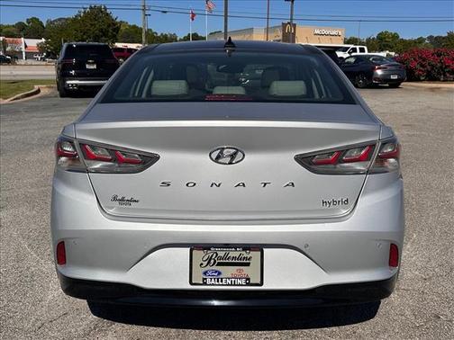 2018 Hyundai SONATA Hybrid Limited