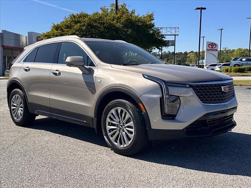 Latte 2024 Cadillac XT4 Premium Luxury
