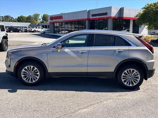 Latte 2024 Cadillac XT4 Premium Luxury