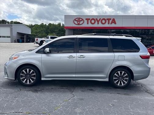 Celestial Silver Metallic (1J9) 2020 Toyota Sienna Limited