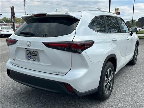 2026 Toyota Highlander XLE