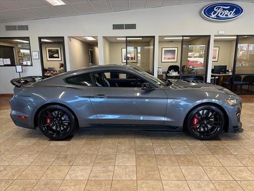2021 Ford Shelby GT500 Base
