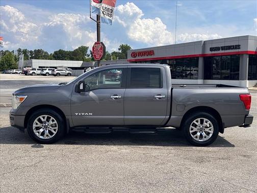 Gun Metallic (Kad) 2024 Nissan Titan SV