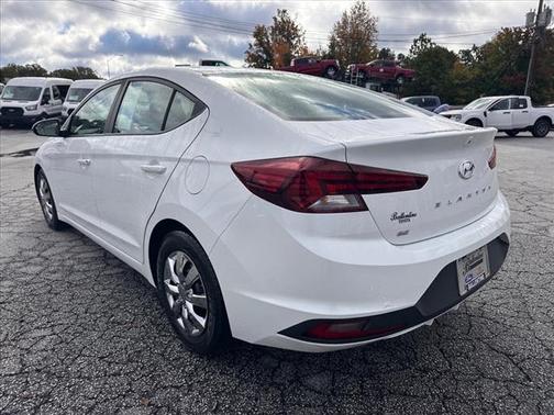 2019 Hyundai ELANTRA SE