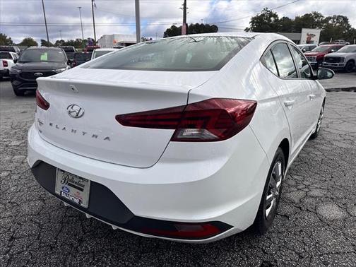 2019 Hyundai ELANTRA SE