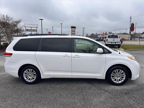 2012 Toyota Sienna XLE