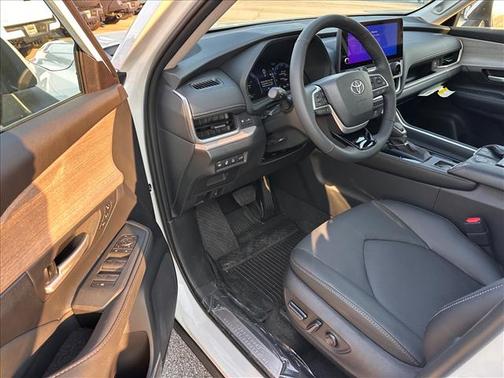 Wind Chill Pearl 2026 Toyota Grand Highlander Hybrid Limited