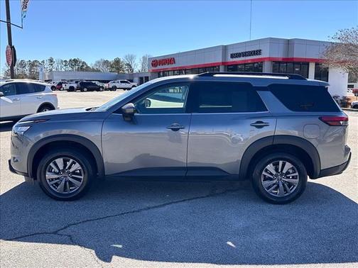 2025 Nissan Pathfinder SV FWD