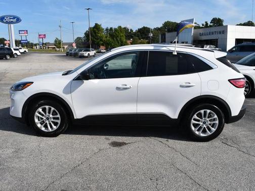 Oxford White 2022 Ford Escape SE