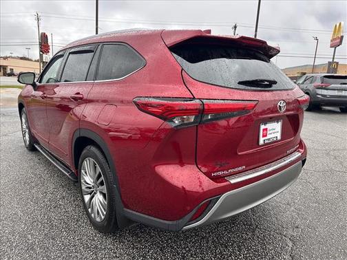 2022 Toyota Highlander Platinum