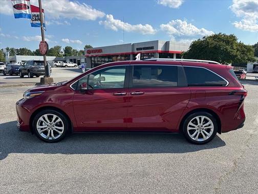 2024 Toyota Sienna Platinum 7 Passenger