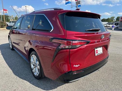 2024 Toyota Sienna Platinum 7 Passenger