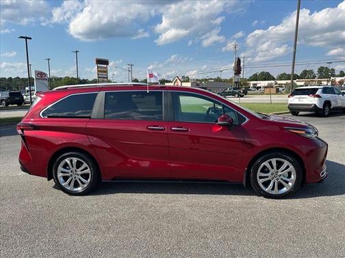 2024 Toyota Sienna Platinum 7 Passenger