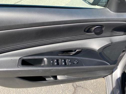 Fluid Metal 2025 Hyundai ELANTRA Sport