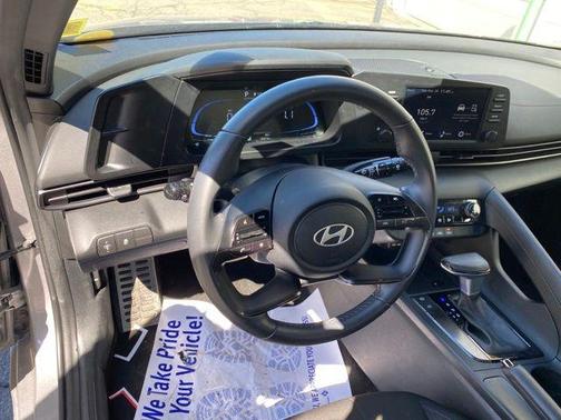Fluid Metal 2025 Hyundai ELANTRA Sport