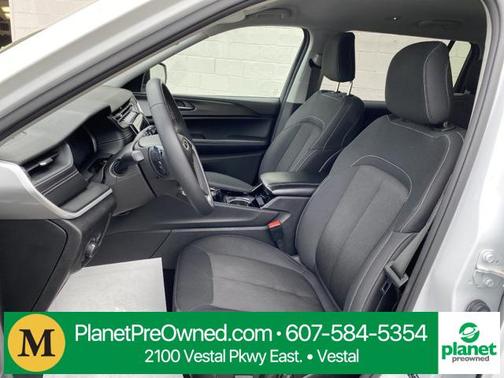 2023 Jeep Grand Cherokee L Laredo