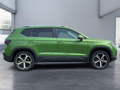Bright Moss Green Metallic 2026 Volkswagen Taos SEL