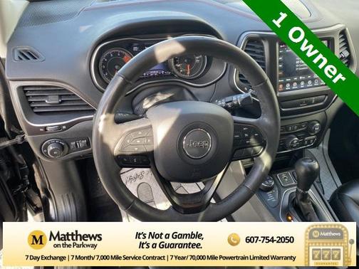 2022 Jeep Cherokee Trailhawk