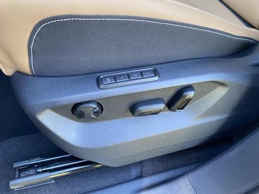 2026 Volkswagen Atlas Cross Sport 2.0T SEL