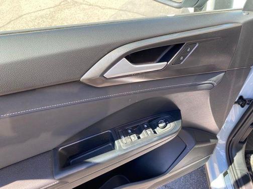 2026 Volkswagen Taos SE Black