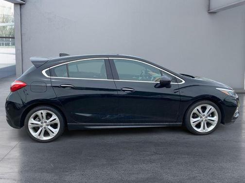Black 2018 Chevrolet Cruze Premier