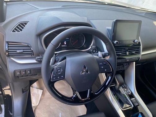 Labrador Black Pearl 2026 Mitsubishi Eclipse Cross SEL