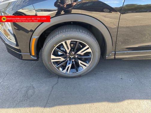 Labrador Black Pearl 2026 Mitsubishi Eclipse Cross SEL