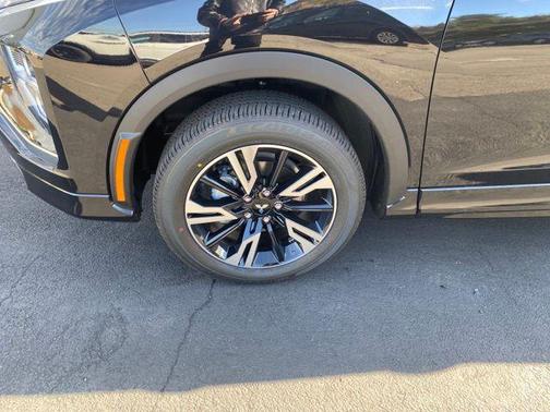 Labrador Black Pearl 2026 Mitsubishi Eclipse Cross SEL