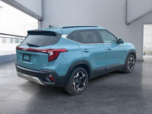 Pluton Blue 2024 Kia Seltos EX