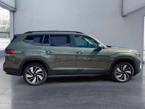 Avocado Green Pearl 2026 Volkswagen Atlas 2.0T SE w/Technology 4MOTION